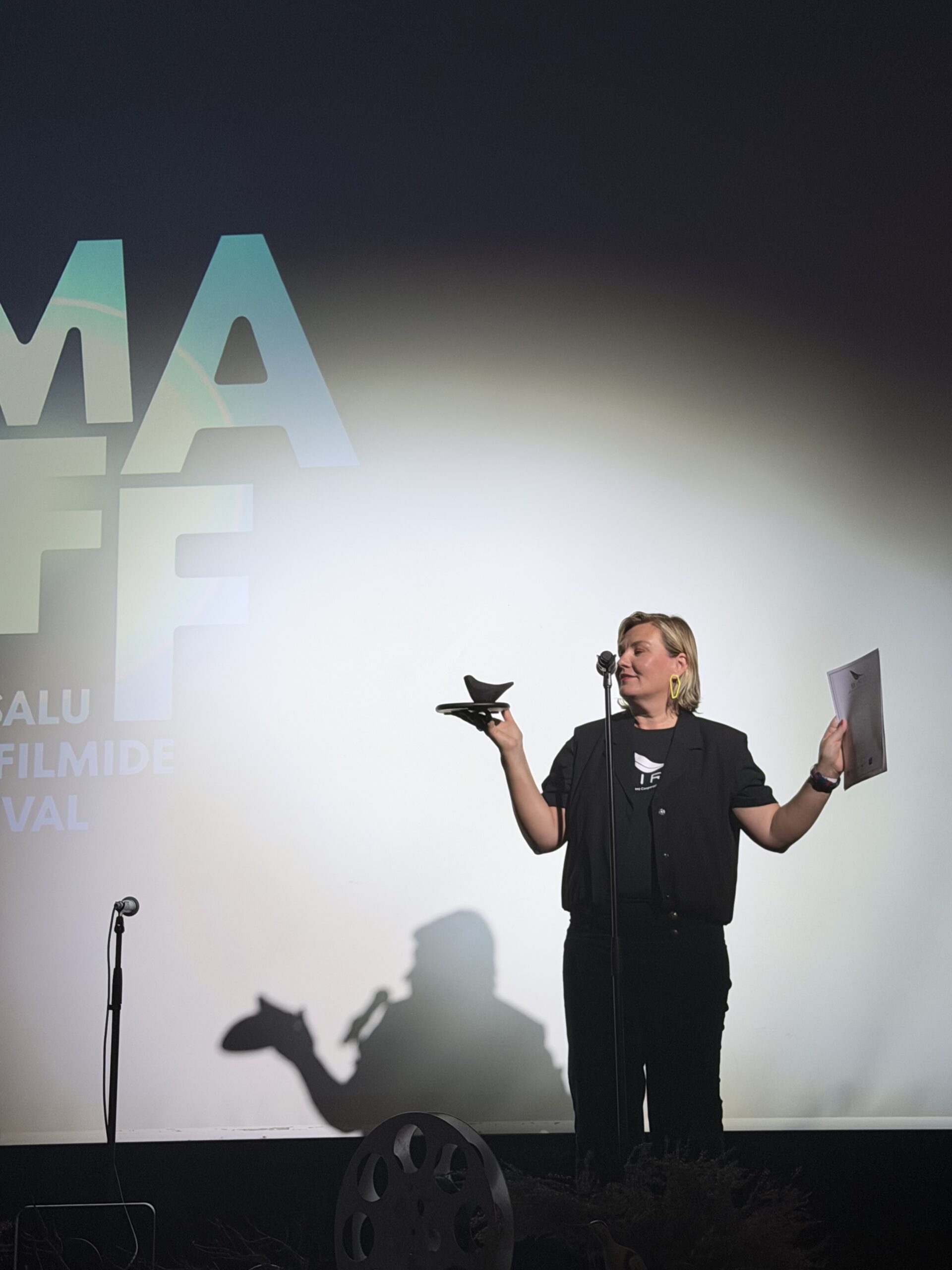 Matsalu Loodusfilmide Festivalil anti tänavu esmakordselt välja Arengukoostöö Ümarlaua ja ESTDEVi poolt arengukoostöö temaatiline eriauhind „BIRD“, mille pälvis